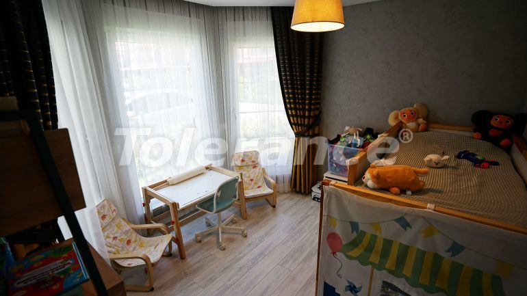 Вилла или дом в Дошемеалты, Анталия с бассейном: купить недвижимость в Турции - 95779