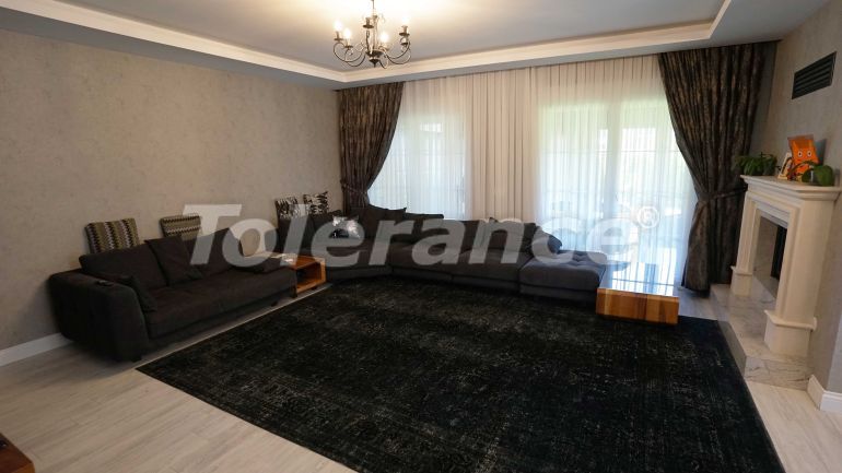 Вилла или дом в Дошемеалты, Анталия с бассейном: купить недвижимость в Турции - 95784