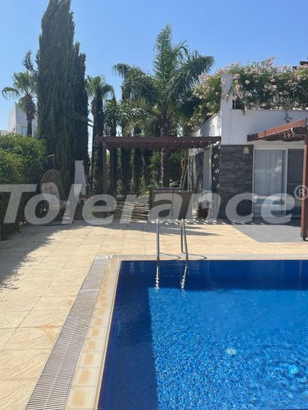 Вилла или дом в Фамагуста, Северный Кипр с бассейном: купить недвижимость в Турции - 110137