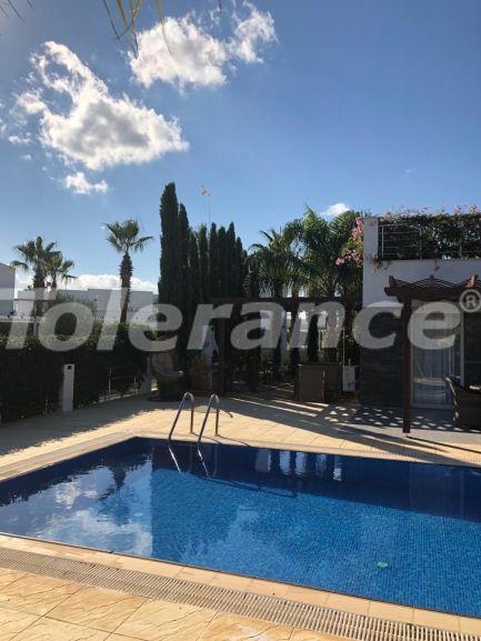 Вилла или дом в Фамагуста, Северный Кипр с бассейном: купить недвижимость в Турции - 110144