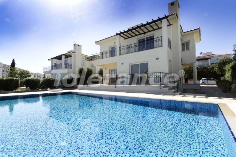Вилла или дом в Фамагуста, Северный Кипр вид на море с бассейном: купить недвижимость в Турции - 74212
