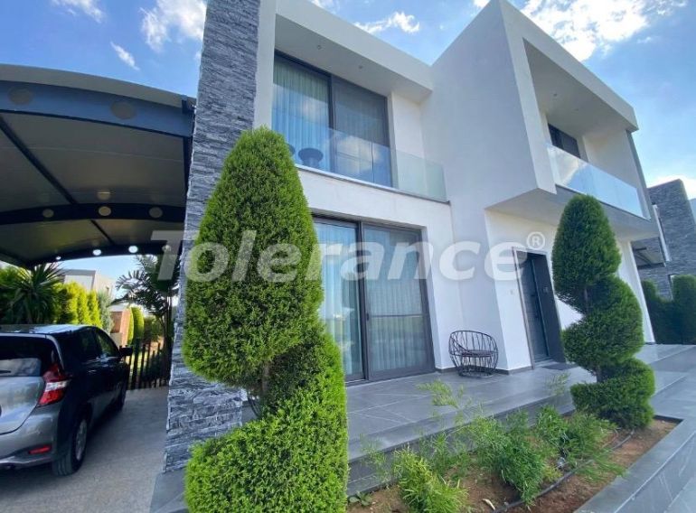 Вилла или дом в Фамагуста, Северный Кипр с бассейном: купить недвижимость в Турции - 81649