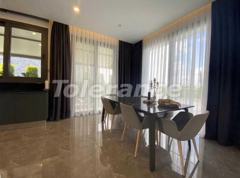 Вилла или дом в Фамагуста, Северный Кипр с бассейном: купить недвижимость в Турции - 81659