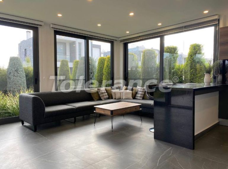 Вилла или дом в Фамагуста, Северный Кипр с бассейном: купить недвижимость в Турции - 81664