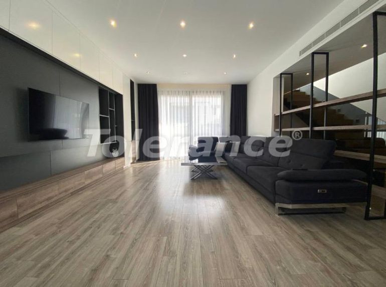 Вилла или дом в Фамагуста, Северный Кипр с бассейном: купить недвижимость в Турции - 89190