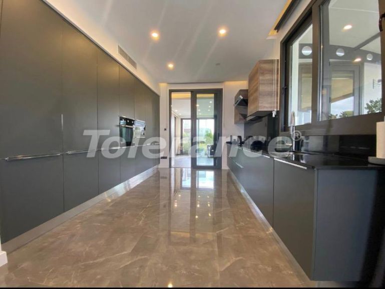 Вилла или дом в Фамагуста, Северный Кипр с бассейном: купить недвижимость в Турции - 89196