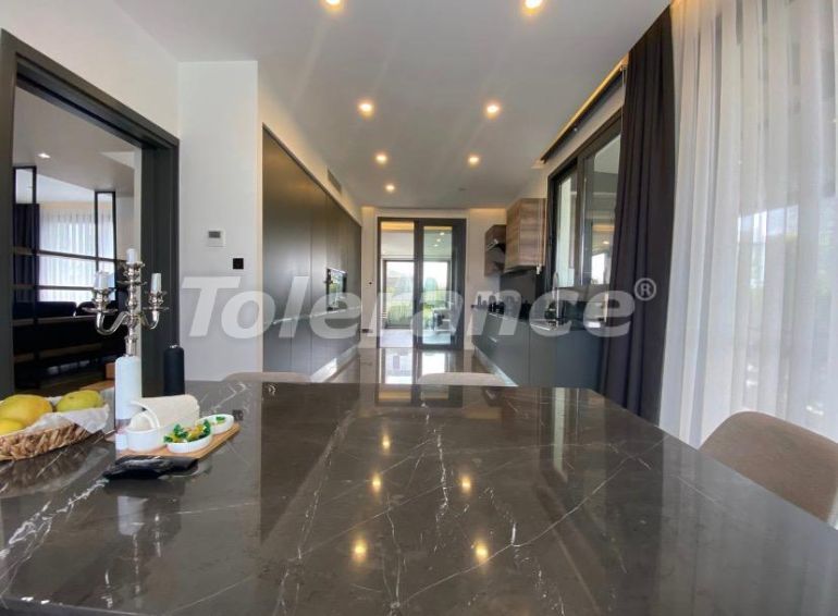 Вилла или дом в Фамагуста, Северный Кипр с бассейном: купить недвижимость в Турции - 89197