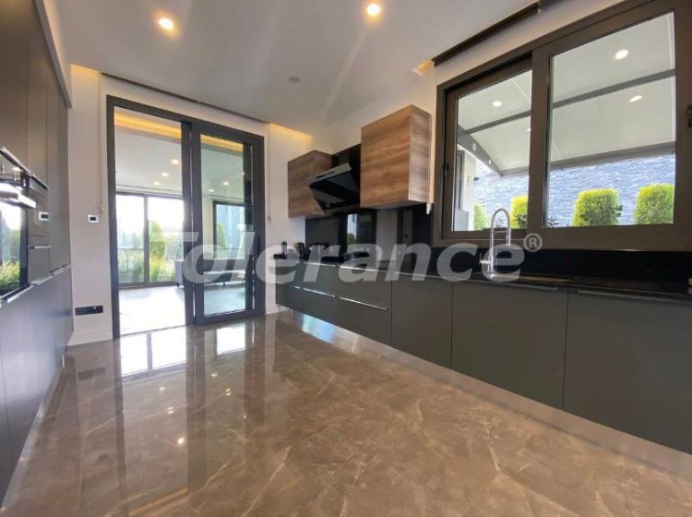 Вилла или дом в Фамагуста, Северный Кипр с бассейном: купить недвижимость в Турции - 89199