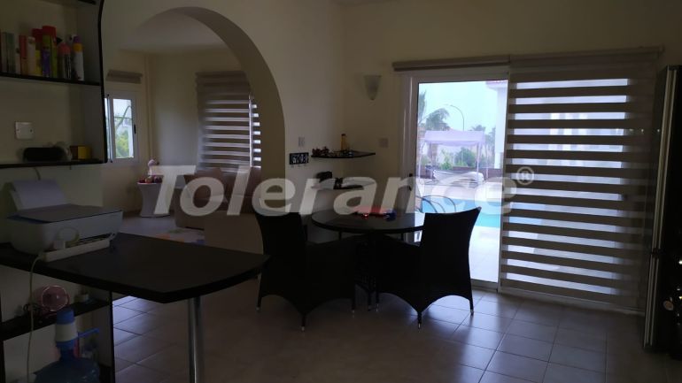 Вилла или дом в Фамагуста, Северный Кипр вид на море с бассейном: купить недвижимость в Турции - 91398