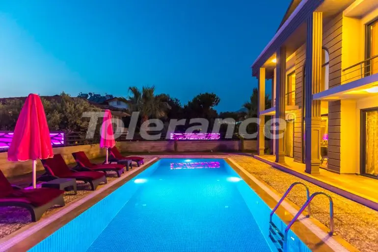 Вилла или дом в Фетхие с бассейном: купить недвижимость в Турции - 21515