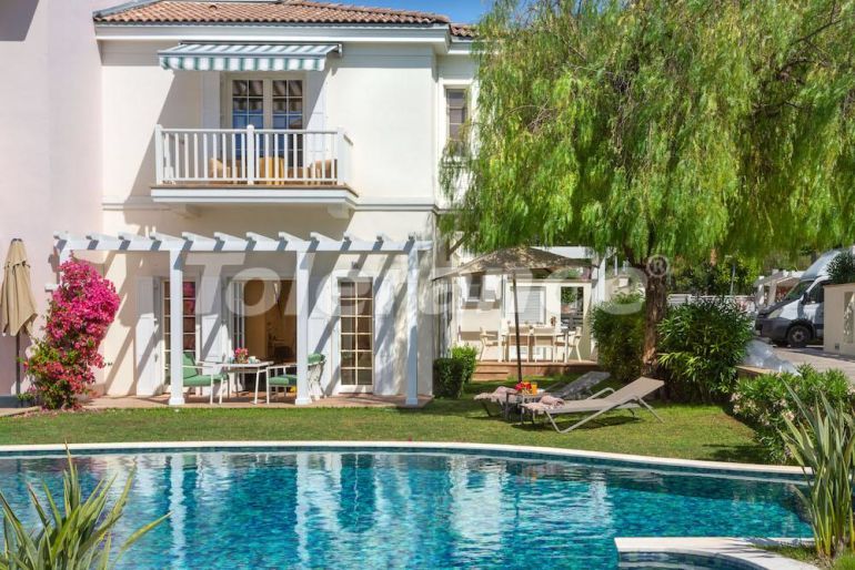 Вилла или дом от застройщика в Фетхие вид на море с бассейном: купить недвижимость в Турции - 41734