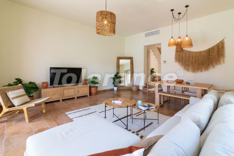 Вилла или дом от застройщика в Фетхие вид на море с бассейном: купить недвижимость в Турции - 42062