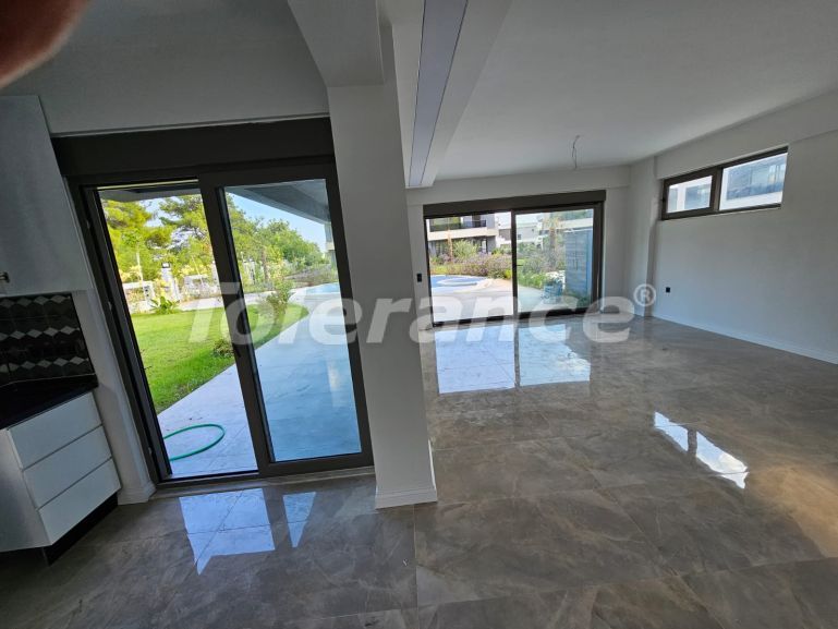 Вилла или дом в Гёйнюк, Кемер с бассейном: купить недвижимость в Турции - 102628