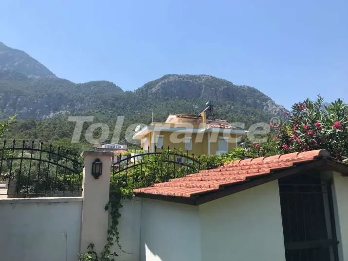 Вилла или дом от застройщика в Гёйнюк, Кемер с бассейном: купить недвижимость в Турции - 12039