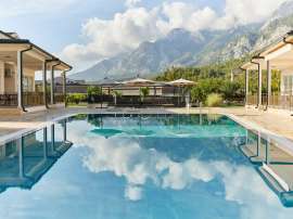 Вилла или дом от застройщика в Гёйнюк, Кемер с бассейном: купить недвижимость в Турции - 136852