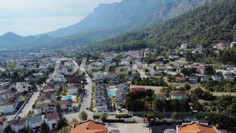 Вилла или дом от застройщика в Гёйнюк, Кемер с бассейном: купить недвижимость в Турции - 136860