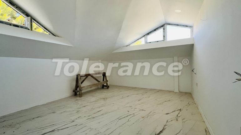 Вилла или дом от застройщика в Гёйнюк, Кемер с бассейном: купить недвижимость в Турции - 136869