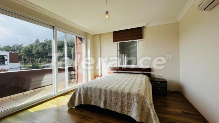 Вилла или дом в Гёйнюк, Кемер с бассейном: купить недвижимость в Турции - 136903