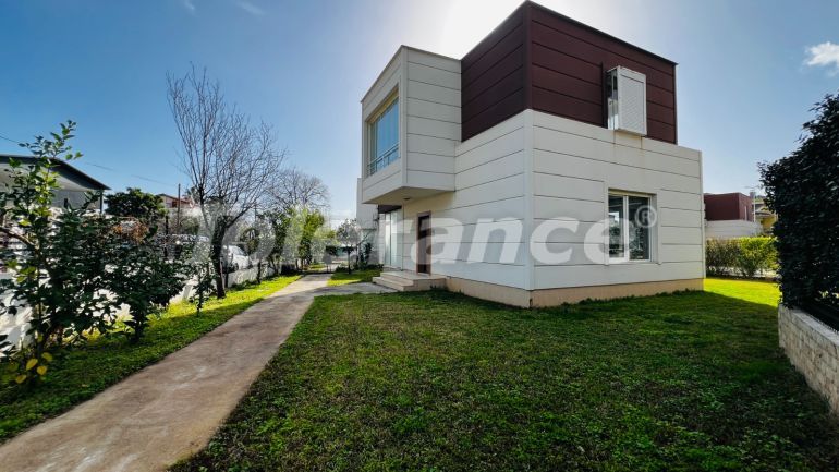 Вилла или дом в Гёйнюк, Кемер с бассейном: купить недвижимость в Турции - 136914