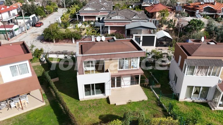 Вилла или дом в Гёйнюк, Кемер с бассейном: купить недвижимость в Турции - 136919