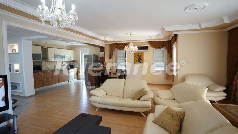 Вилла или дом в Гёйнюк, Кемер с бассейном в рассрочку: купить недвижимость в Турции - 43166