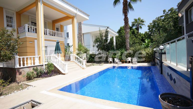 Вилла или дом в Гёйнюк, Кемер с бассейном в рассрочку: купить недвижимость в Турции - 43176