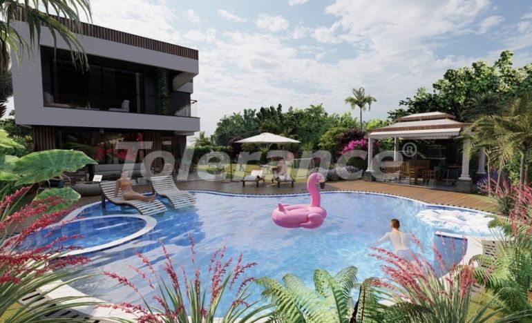 Вилла или дом в Гёйнюк, Кемер с бассейном: купить недвижимость в Турции - 43393