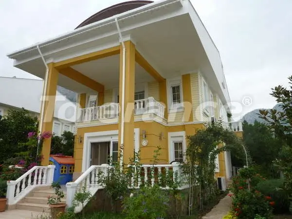 Вилла или дом от застройщика в Гёйнюк, Кемер с бассейном: купить недвижимость в Турции - 5350