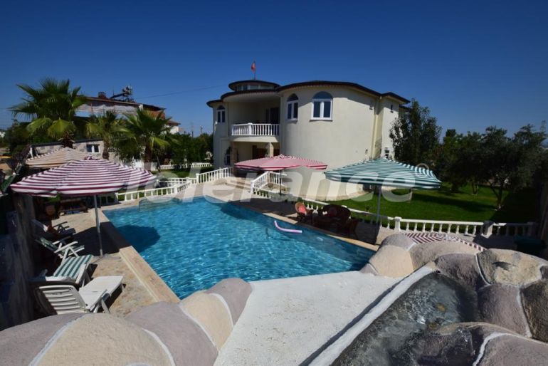 Вилла или дом в Кадрие, Белек с бассейном: купить недвижимость в Турции - 79196