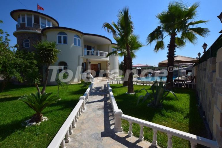 Вилла или дом в Кадрие, Белек с бассейном: купить недвижимость в Турции - 79199