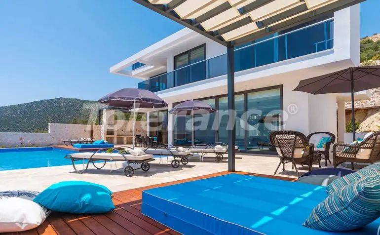 Вилла или дом в Калкане вид на море с бассейном: купить недвижимость в Турции - 22340