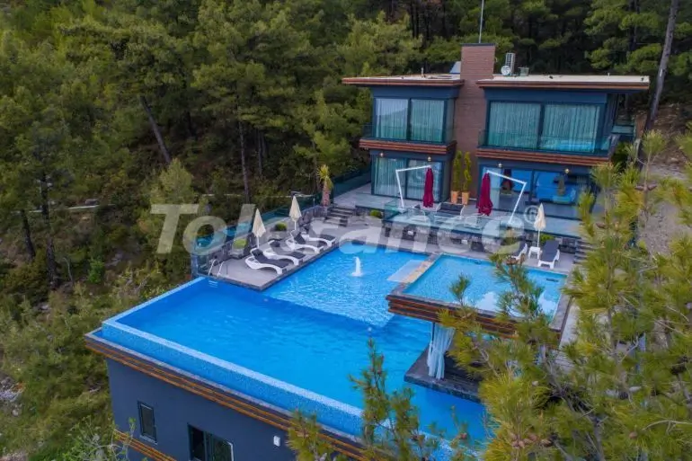 Вилла или дом в Калкане вид на море с бассейном: купить недвижимость в Турции - 31021