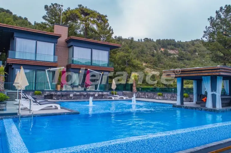 Вилла или дом в Калкане вид на море с бассейном: купить недвижимость в Турции - 31041