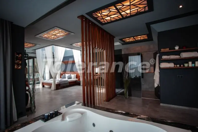 Вилла или дом в Калкане вид на море с бассейном: купить недвижимость в Турции - 31058