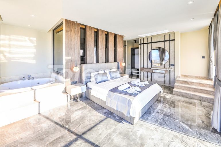 Вилла или дом от застройщика в Калкане вид на море с бассейном: купить недвижимость в Турции - 78422