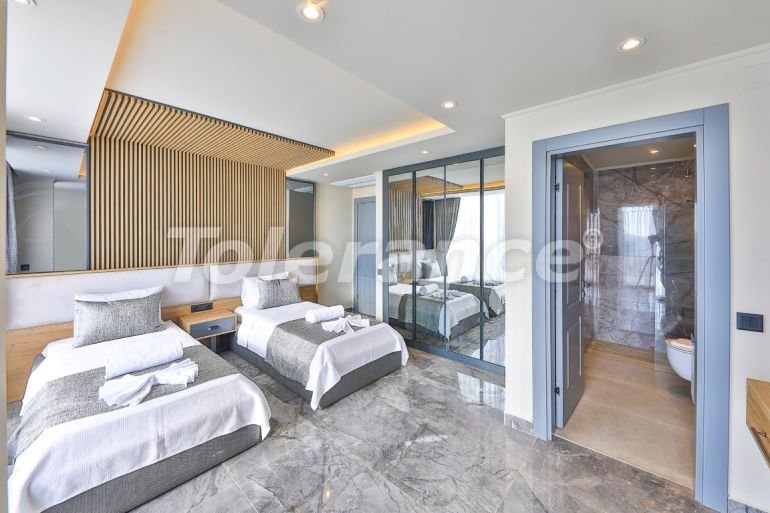 Вилла или дом от застройщика в Калкане вид на море с бассейном: купить недвижимость в Турции - 78429