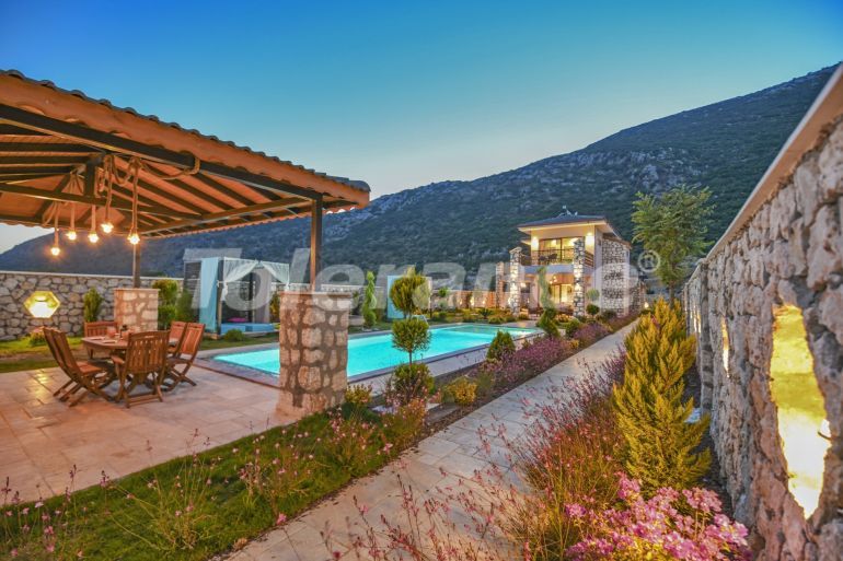 Вилла или дом от застройщика в Калкане с бассейном: купить недвижимость в Турции - 78705