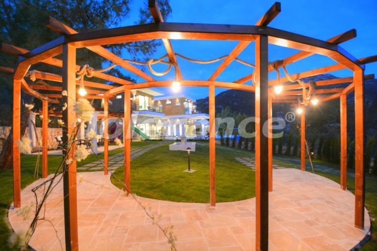 Вилла или дом от застройщика в Калкане вид на море с бассейном: купить недвижимость в Турции - 78837