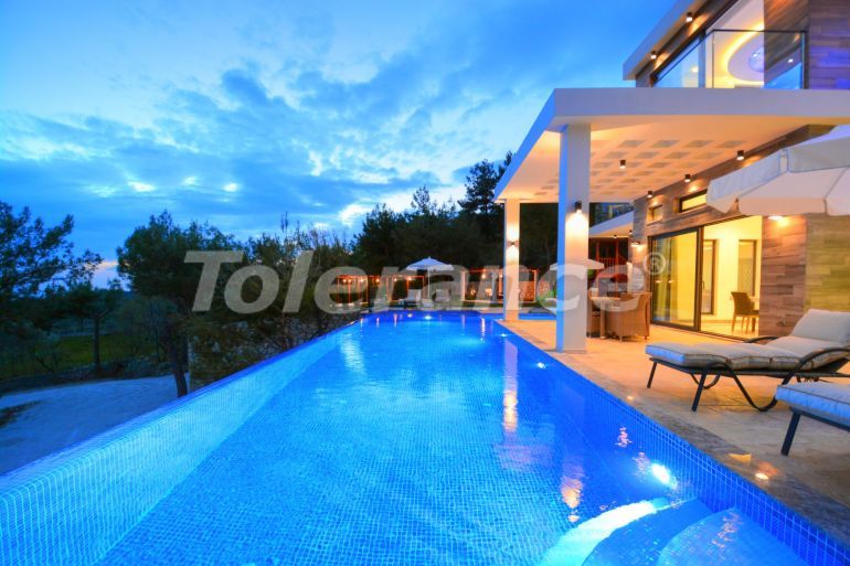 Вилла или дом от застройщика в Калкане вид на море с бассейном: купить недвижимость в Турции - 78844