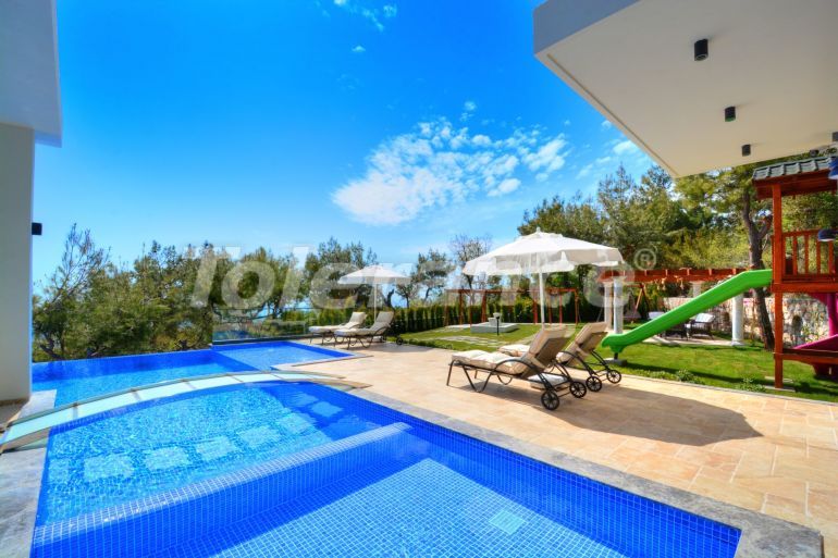 Вилла или дом от застройщика в Калкане вид на море с бассейном: купить недвижимость в Турции - 78847