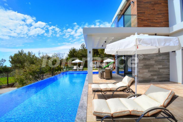 Вилла или дом от застройщика в Калкане вид на море с бассейном: купить недвижимость в Турции - 78876