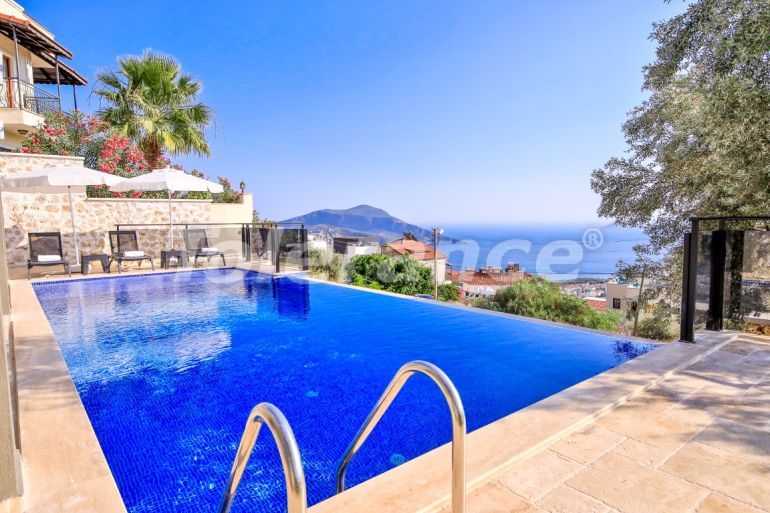 Вилла или дом от застройщика в Калкане вид на море с бассейном: купить недвижимость в Турции - 79407