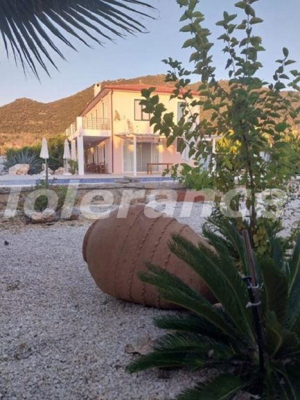 Вилла или дом в Каше с бассейном: купить недвижимость в Турции - 102113