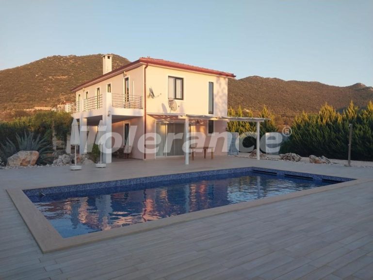 Вилла или дом в Каше с бассейном: купить недвижимость в Турции - 102134