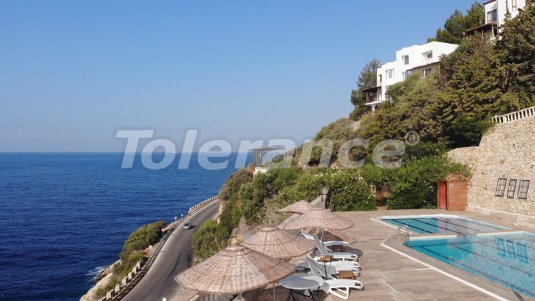 Вилла или дом в Каше вид на море с бассейном: купить недвижимость в Турции - 124233