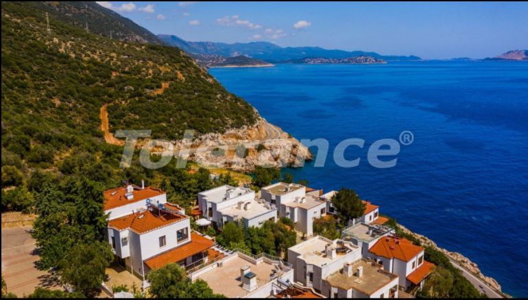Вилла или дом в Каше вид на море с бассейном: купить недвижимость в Турции - 124236