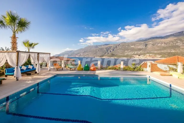 Вилла или дом в Каше вид на море с бассейном: купить недвижимость в Турции - 31439