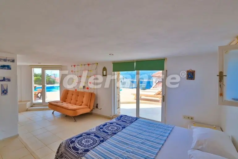 Вилла или дом в Каше с бассейном: купить недвижимость в Турции - 21745