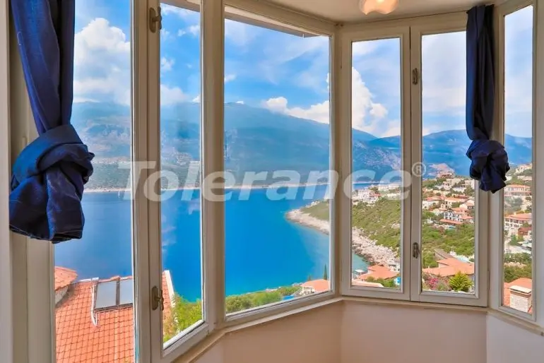 Вилла или дом в Каше с бассейном: купить недвижимость в Турции - 21752