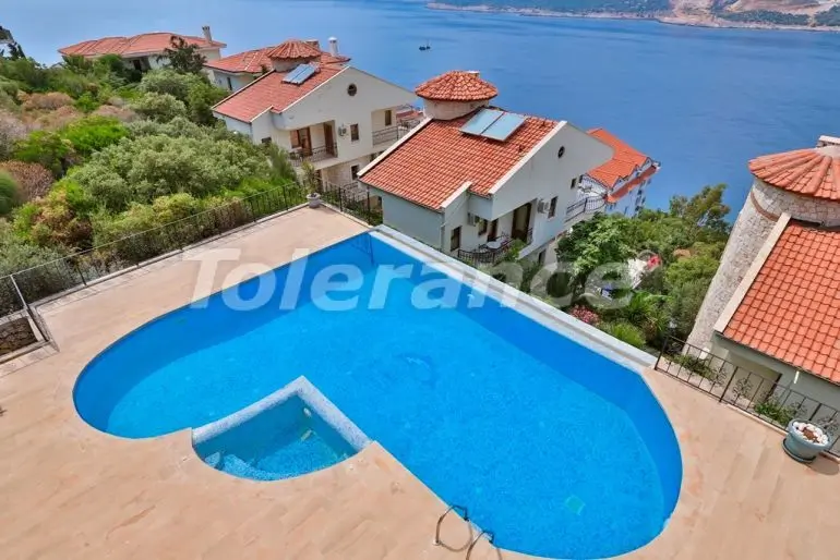 Вилла или дом в Каше с бассейном: купить недвижимость в Турции - 21753